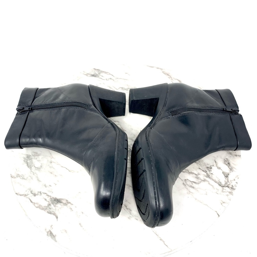Clarks Black Leather Comfort Ankle Booties 7 Lagenlook Fall Winter Classic Chic - Picture 7 of 12